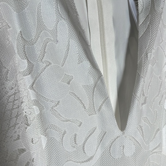 Pretty cream dress size 8 - Picture 3 of 4